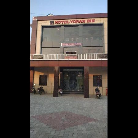 Hotel Yoran Inn & Restaurant By Wb Inn Sadabad Exteriör bild