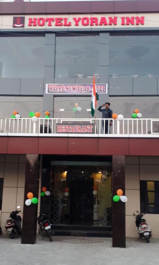 Hotel Yoran Inn & Restaurant By Wb Inn Sadabad Exteriör bild